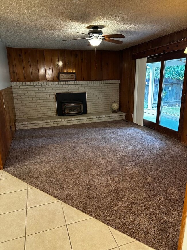 Building Photo - Fresno Home Available for Lease