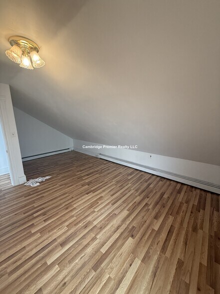 Building Photo - 66 Elm St