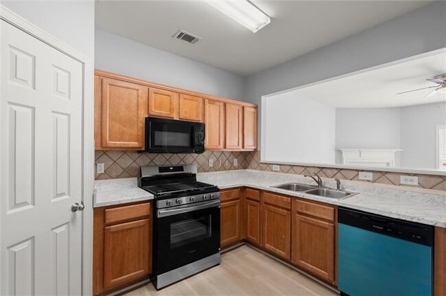 Building Photo - 1947 Lakeshore Overlook Cir NW