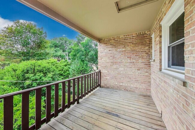 Building Photo - 4257 Oakton St
