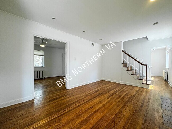 Building Photo - 6600 Braddock Rd