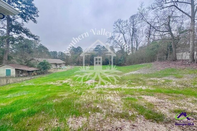 Building Photo - 308 Woodland Dr