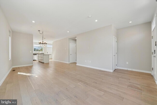 Building Photo - 120 W Oxford St