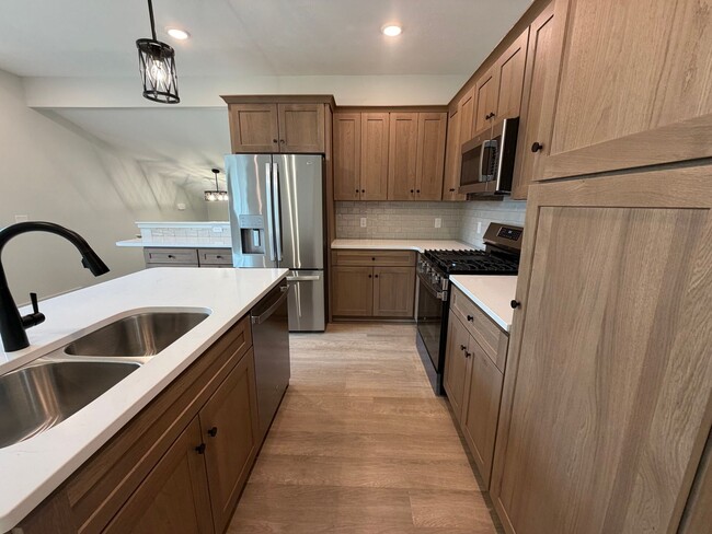 Building Photo - Newly built 3 bedroom spacious home!