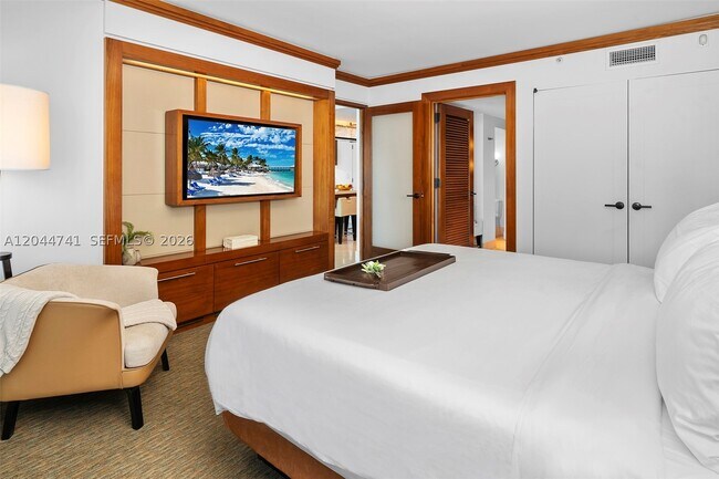 Building Photo - 6801 Collins Ave