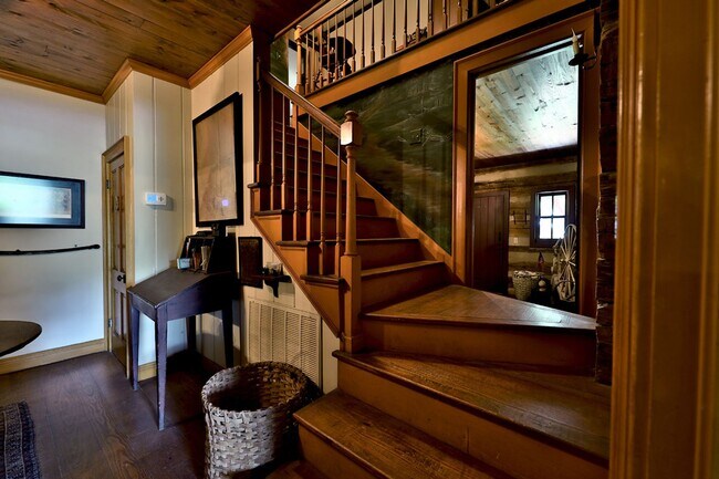 Building Photo - Custom- Built, Log Home in Martin, TN!