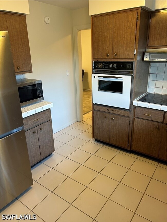 Building Photo - 1031 El Mar Ave