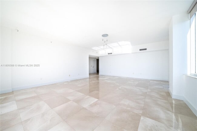 Building Photo - 3330 NE 190th St