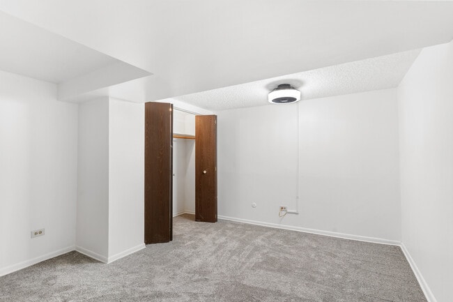 Building Photo - 15128 Quail Hollow Dr