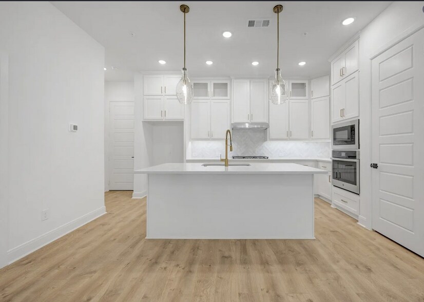 Building Photo - 4835 Fuller Ct