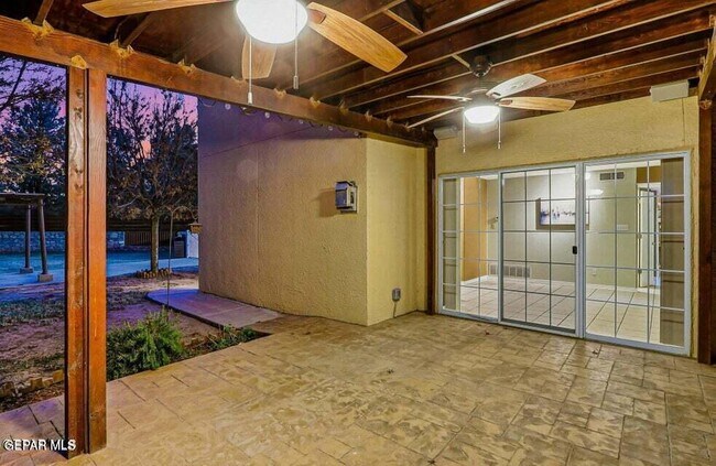 Building Photo - 650 Vera Ct