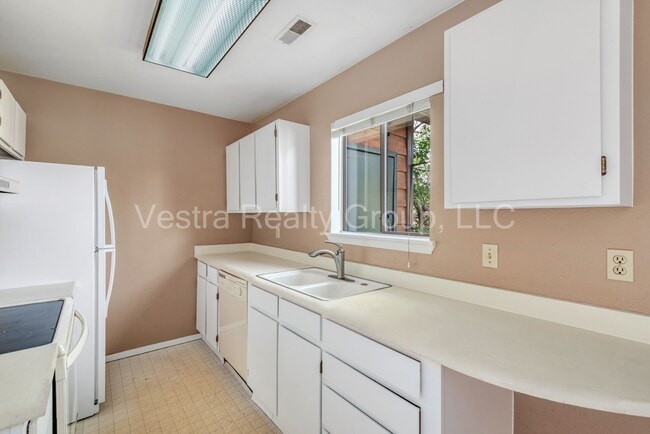 Building Photo - 2265 S Buckley Rd