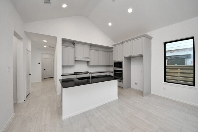 Building Photo - 10706 Ursa St