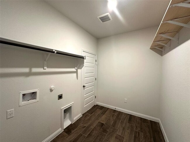Building Photo - 8404 Skytex St