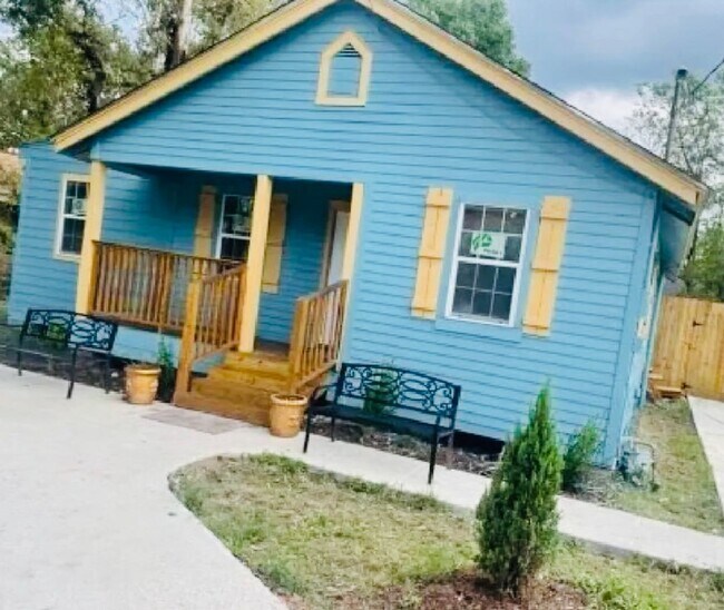 Primary Photo - 2250 74th Ave