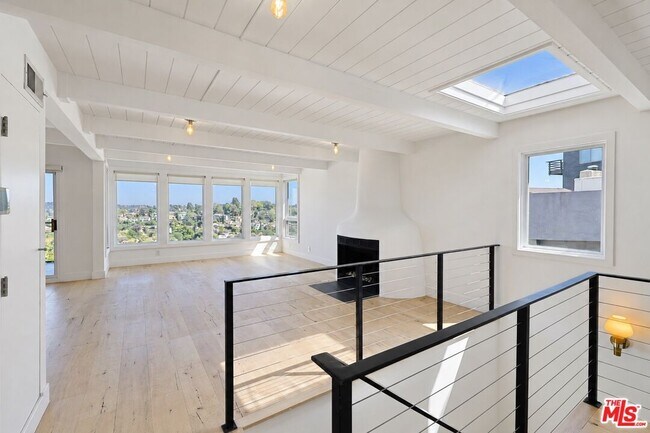 Building Photo - 2226 Ronda Vista Dr