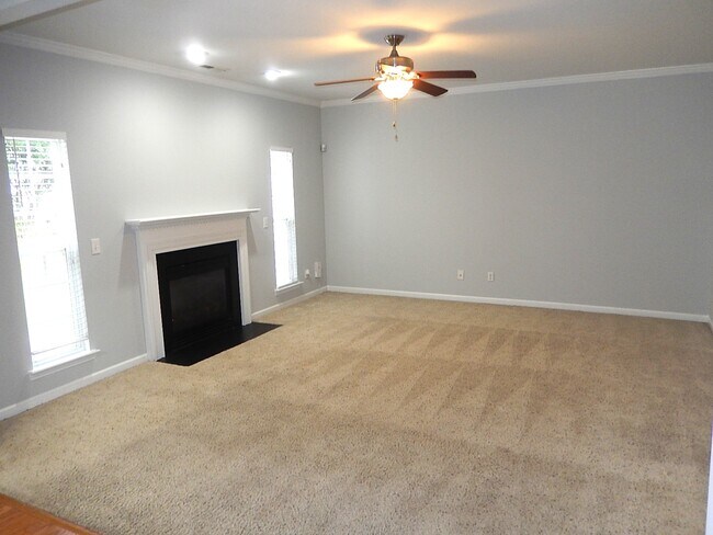 Building Photo - 3335 Archdale Dr