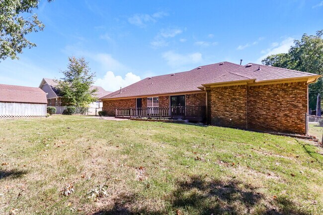 Building Photo - 631 Betty Boyd Ln