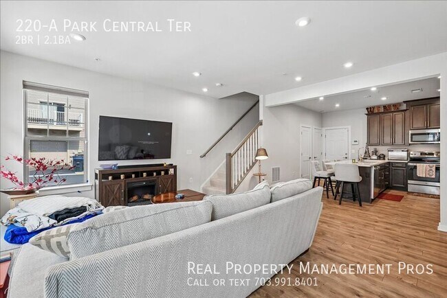 Building Photo - 220 Park Central Ter