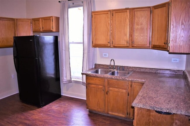 Building Photo - 4835 W Congress Pkwy