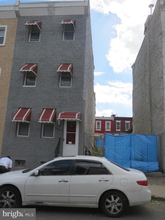 Building Photo - 43 E Silver St