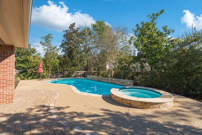 Building Photo - 63 W Artist Grove Pl