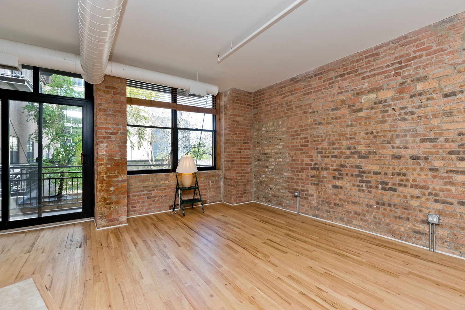 Building Photo - 520 W Huron St