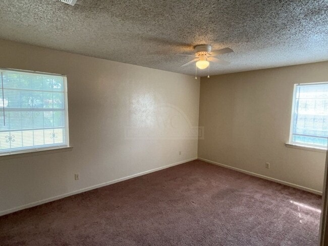 Building Photo - 1502 Linda Ln