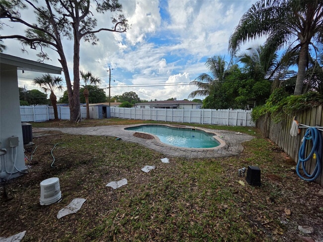 Building Photo - 341 Delaware Ave