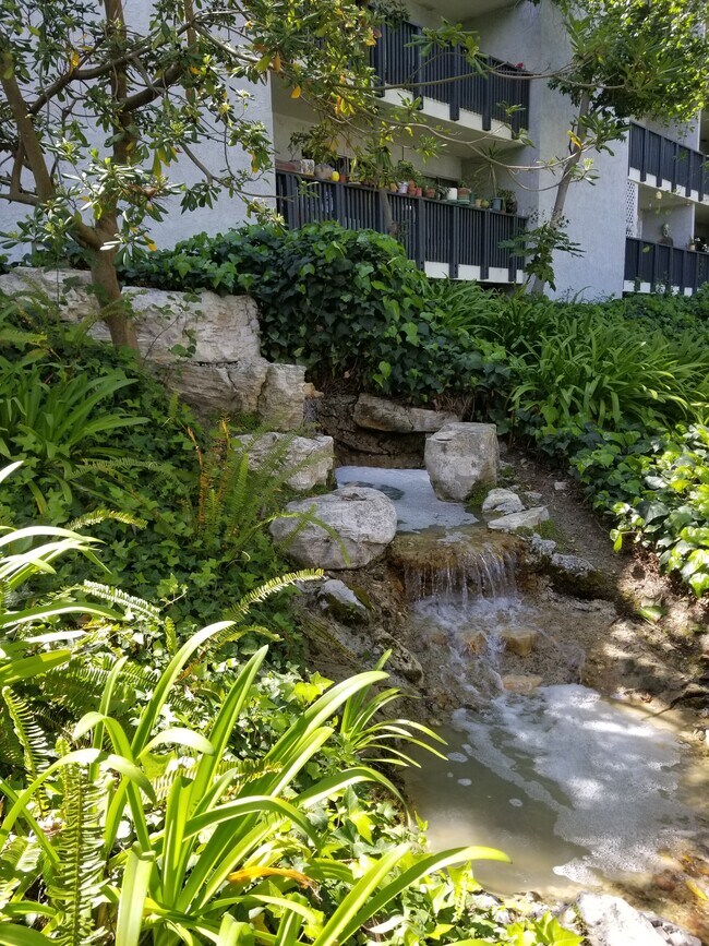 Waterfall - 3601 W Hidden Ln