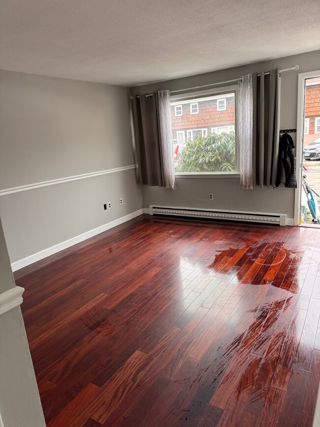 Building Photo - 148 Westbury Park Rd