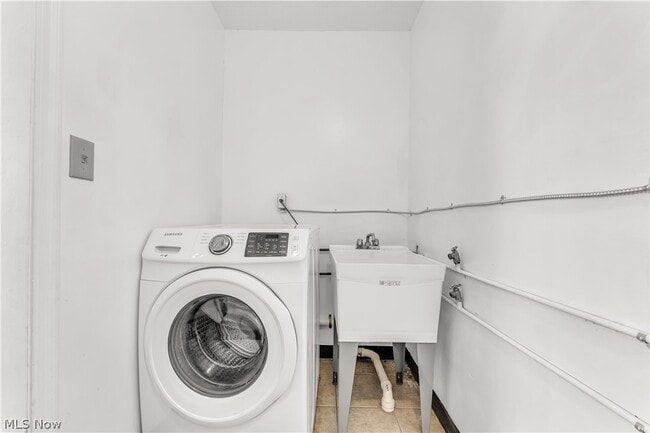 Building Photo - 15922 Eleanore Dr