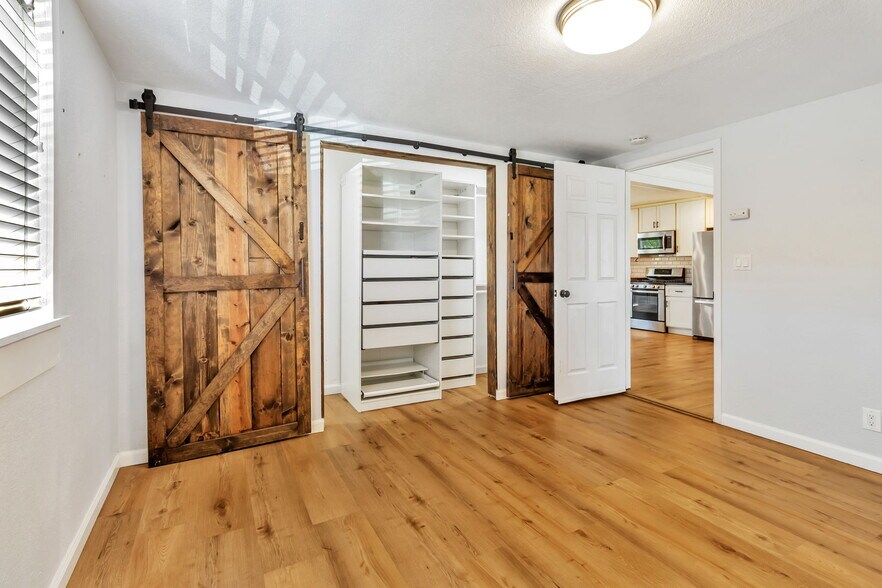 Building Photo - 12015 Ellery St