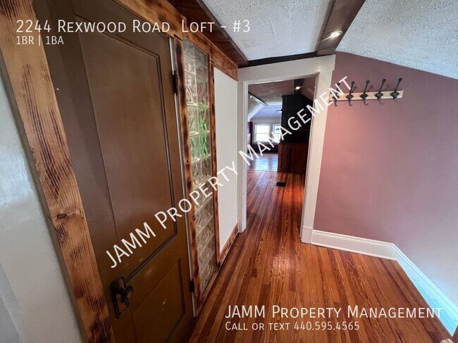 Building Photo - Desirable Cleveland Heights Loft Unit!