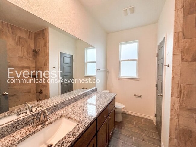 Building Photo - 853 Freedom Cir