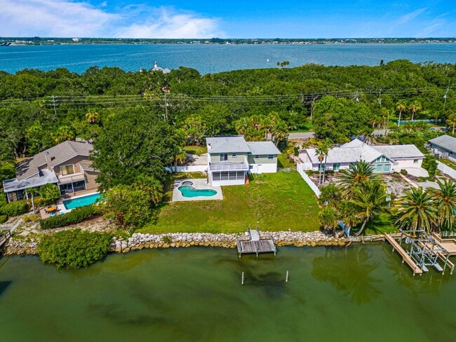 Building Photo - 7810 S Tropical Trail