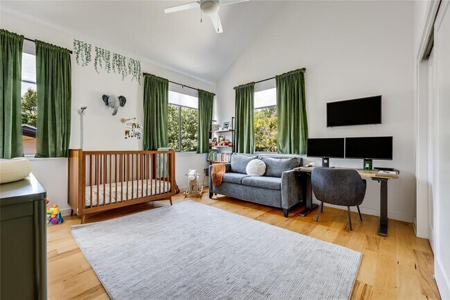 Building Photo - 2709 E 14th St