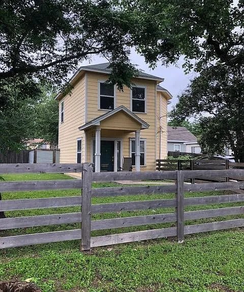Building Photo - 2000 S L Davis Ave