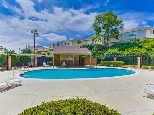 Building Photo - Awesome Townhome w/ 3 bedroom