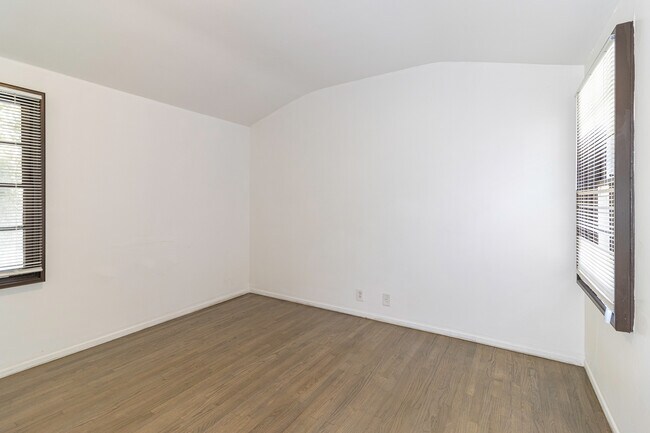 Building Photo - 3940 Hubert Ave