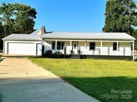 Building Photo - 2054 Hickory Hills Dr