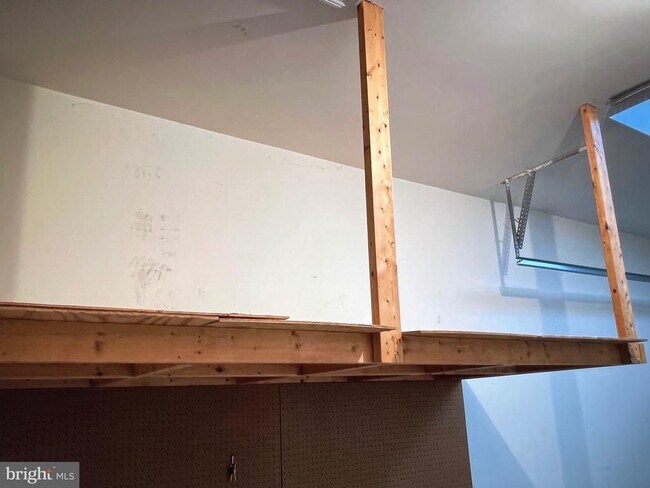 Building Photo - 7256 Glen Hollow Ct