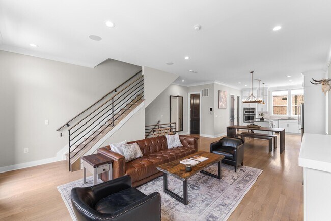 Building Photo - 293 Auden Ave