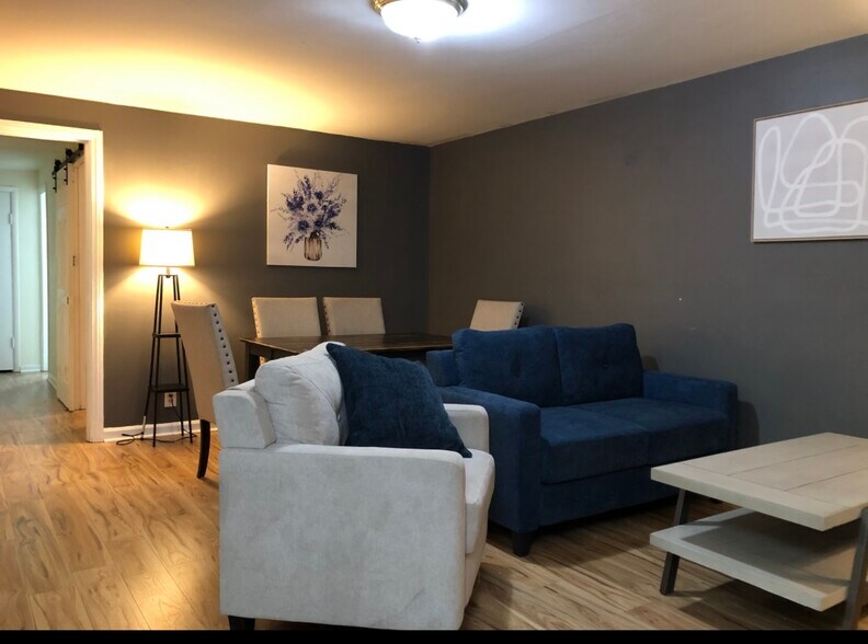 Building Photo - 8 Battery Dr