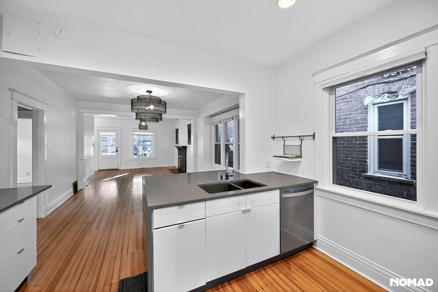 Building Photo - 115 S Pennsylvania St