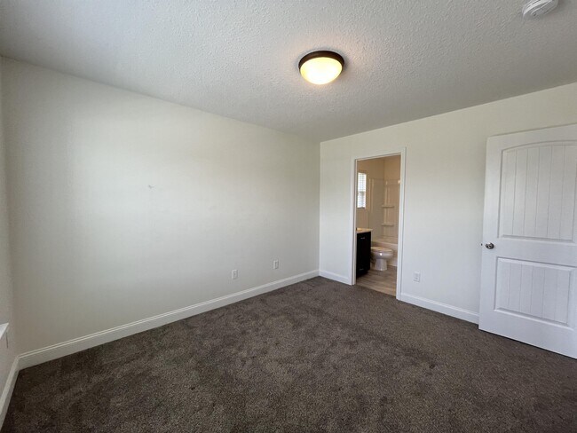 Building Photo - 679 Fairview Cir