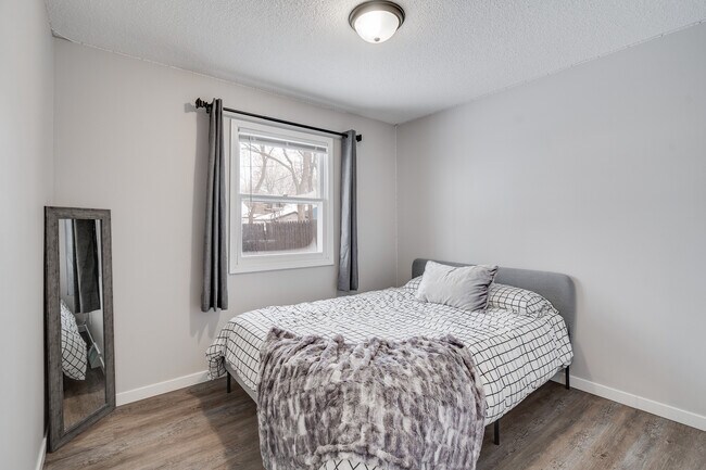 Building Photo - 414 Belle Aire Dr