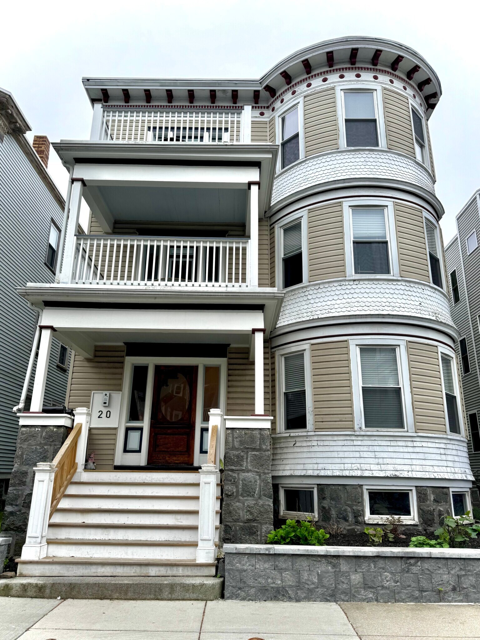 Building Photo - 20 Taft St