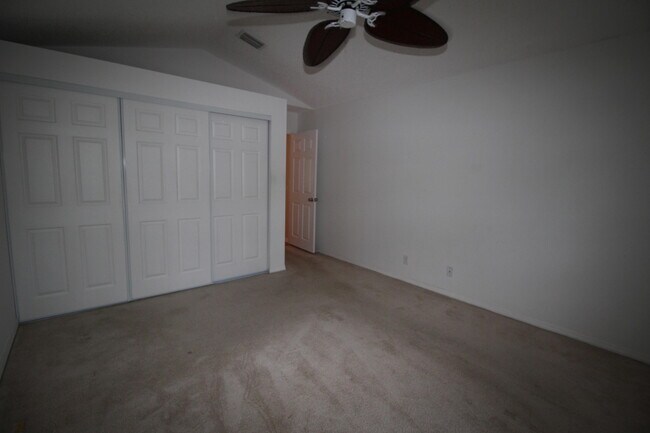 Building Photo - 404 Sabal Palm Ln
