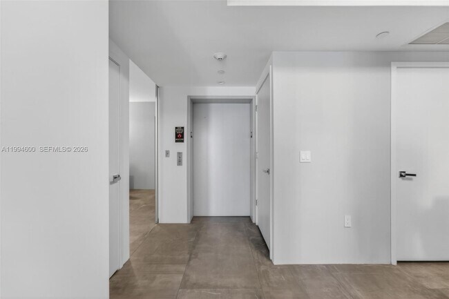 Building Photo - 1010 Brickell Ave